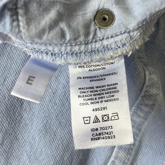 LOFT Light Wash Cut Off Denim Shorts – Frayed Hem, Stretchy, Size 8 (29) - Picture 8 of 10